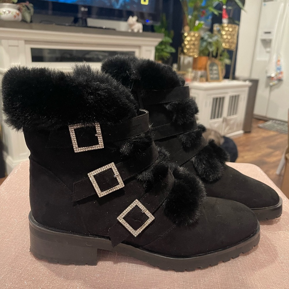 Nanette boots size 9